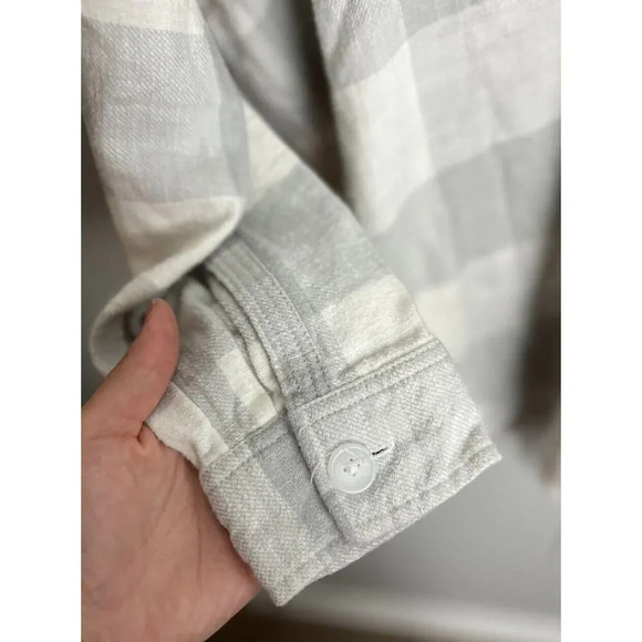 American Eagle Outfitters Half Button Down Long Sleeve Plaid Shirt Size Small - Picture 3 of 7